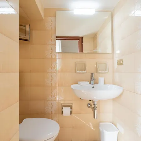 Dimora Del Sole By Rentbeat Apartment *